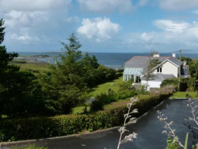  Ocean Lodge B&B  Ринвайл
